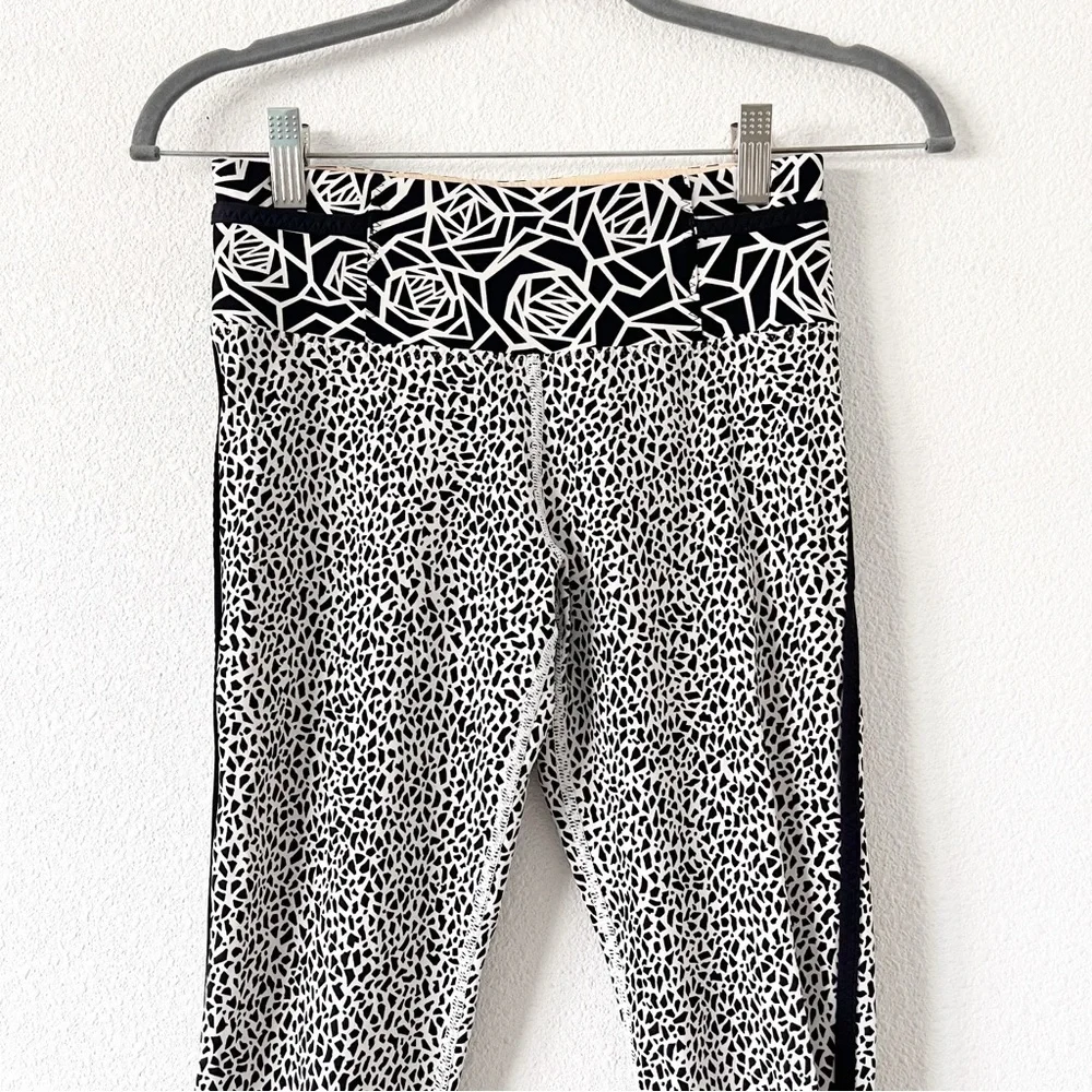 Lululemon Real Quick Leggings Posey Black White High Rise Athletic Yoga Pants